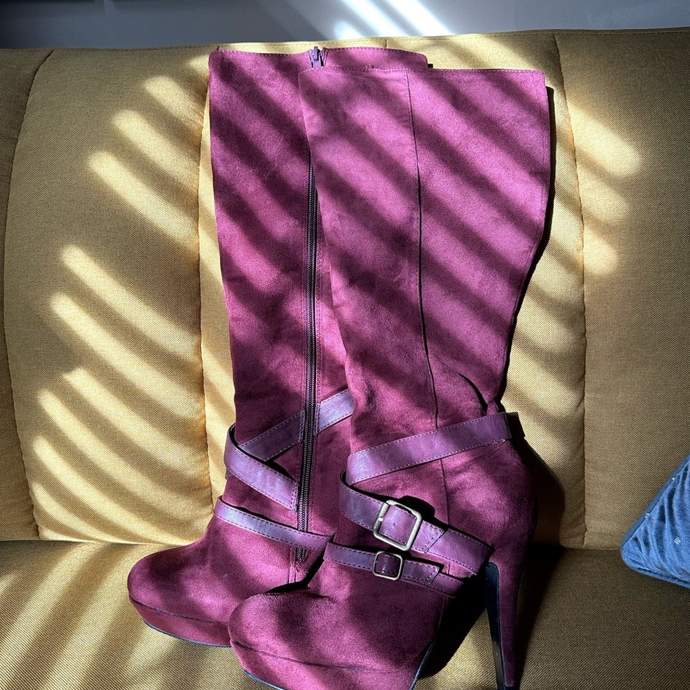 Shoe Dazzle Boots Burgundy